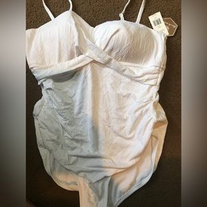 Woman’s new white bathing suit size XXL